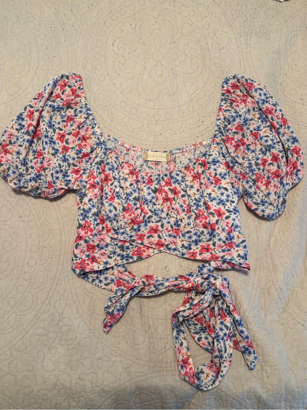 Altar’d State Floral Puff-Sleeve Wrap Crop Top